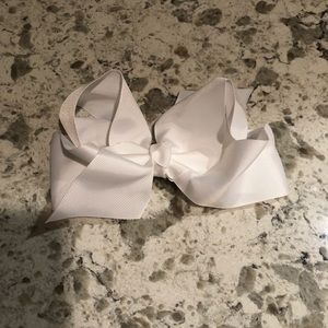 NWOT Large white hair bow clip